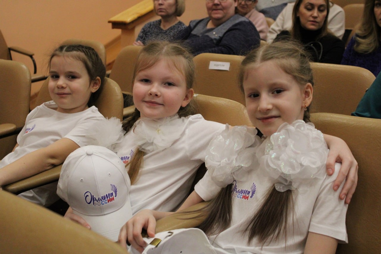 Более 300 школьников Печоры вошли в ряды Орлят России.